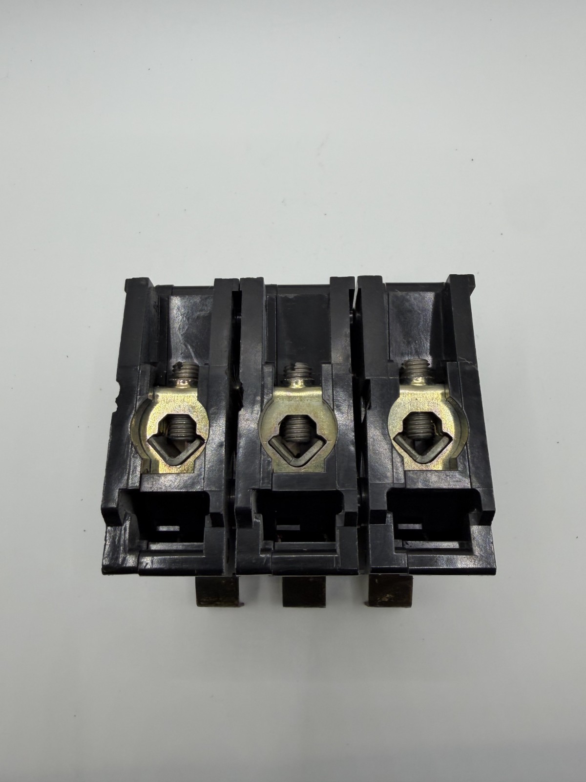 Eaton BAB3035H 35A 240V 10kA 3P Bolt-on Circuit Breaker – tested & wrnty