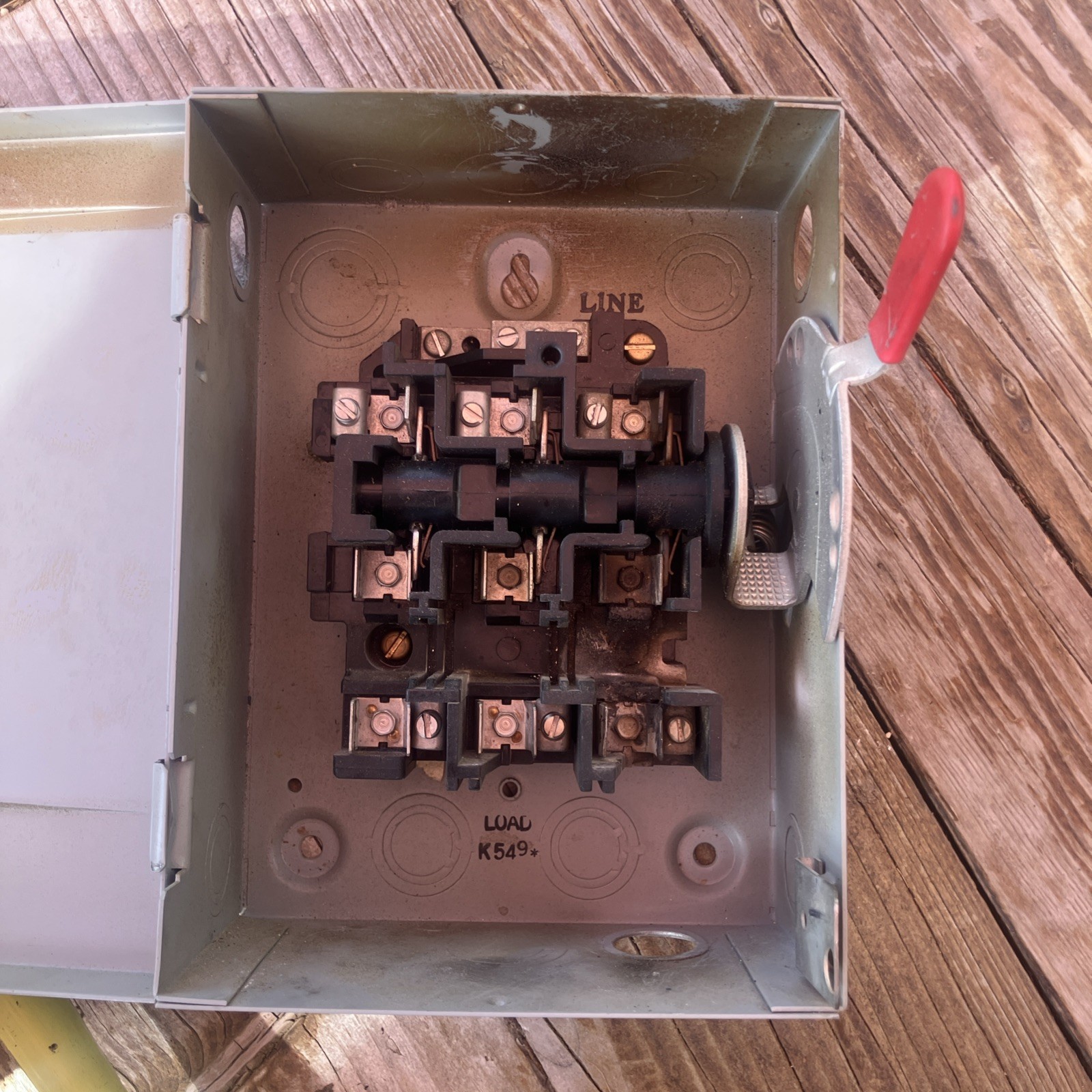 GE General Duty On / Off Switch – Panel Fuse Box – 30 Amp 240 V. AC Max. HP 7.5