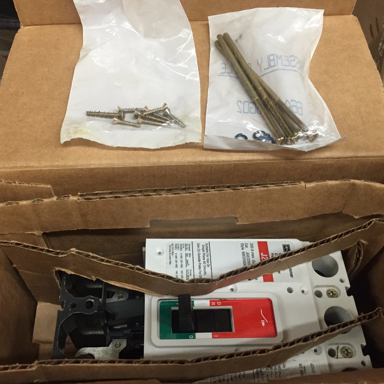 JGE2250NN NEW IN BOX JGE 2P 250A FRAME, 18KA @ 600V AC