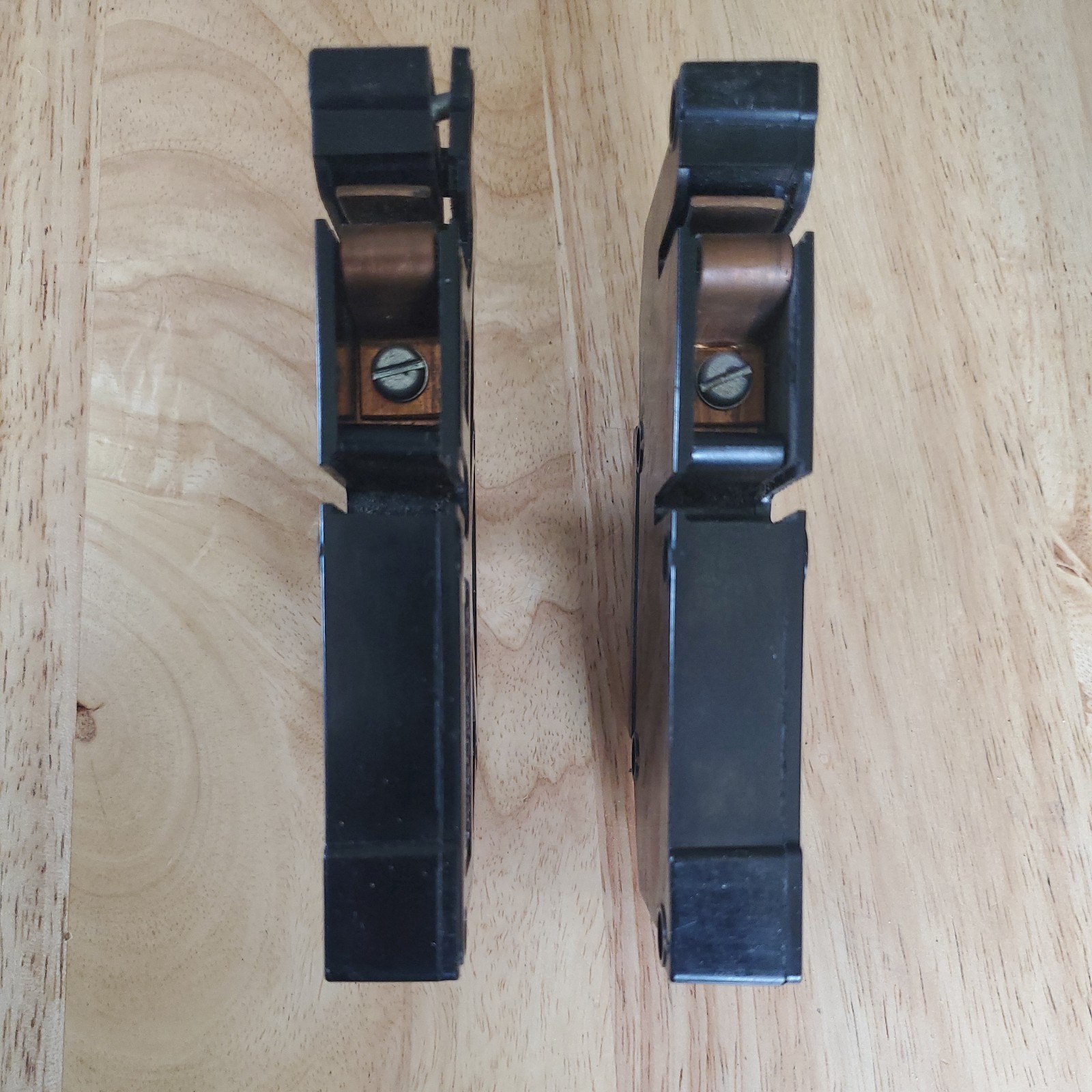 Lot of 2 Zinsco Type T T115 1 pole 15 amp 120 V Circuit Breaker