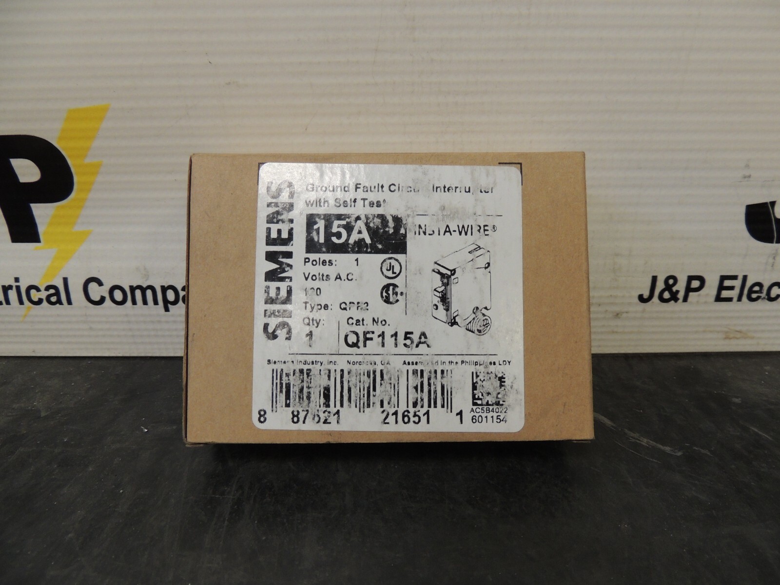 Siemens QF115A Ground Fault Circuit Breaker 15 A 120V 1 Pole, Plug In New