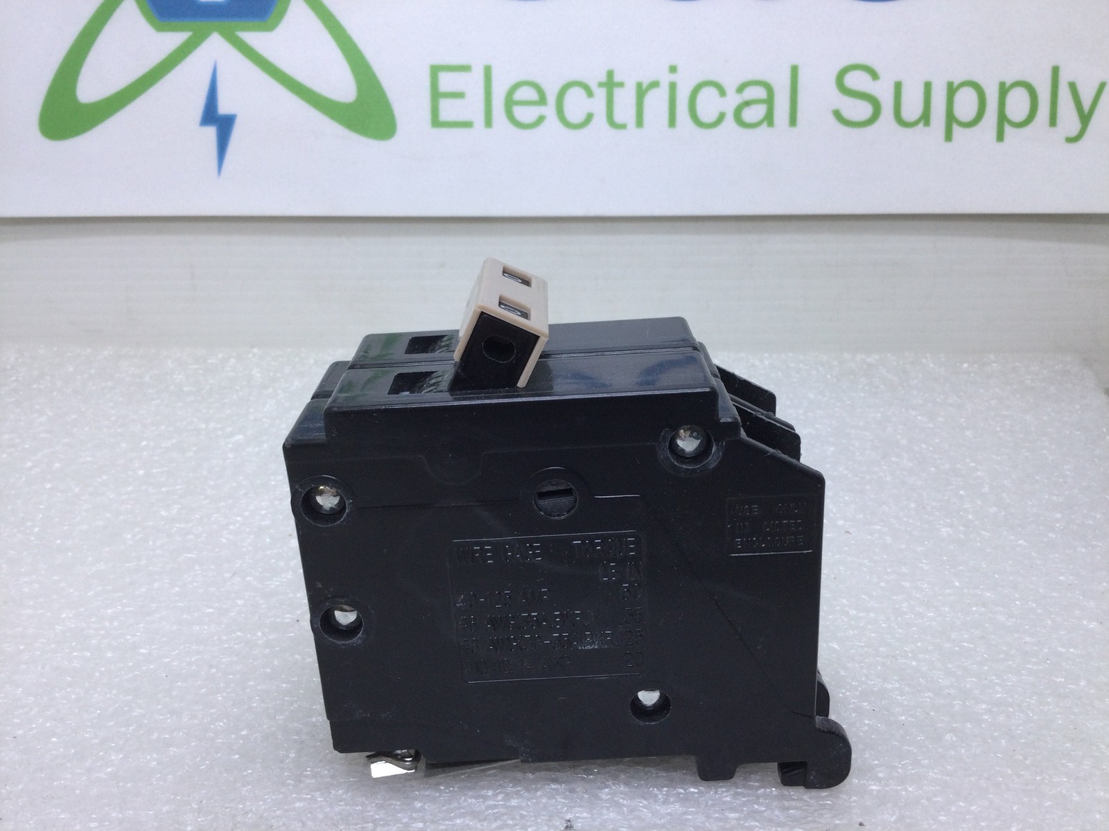 Cutler Hammer CH2100 100 Amp 2 Pole 120/240v Circuit Breaker – Plastic Foot