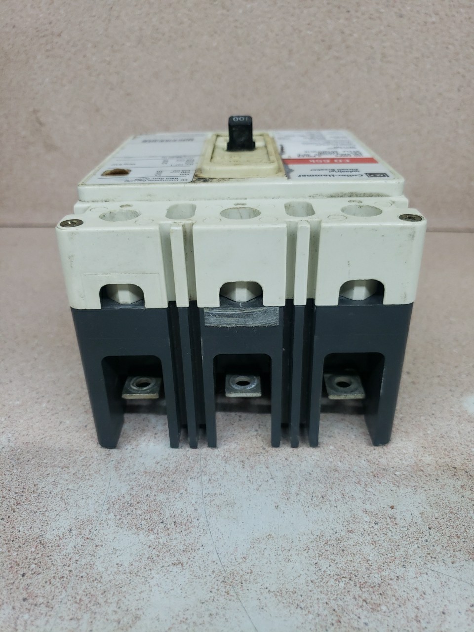 Cutler Hammer ED3100 3 pole 100 amp 65kA@240v Circuit Breaker SEE PICS