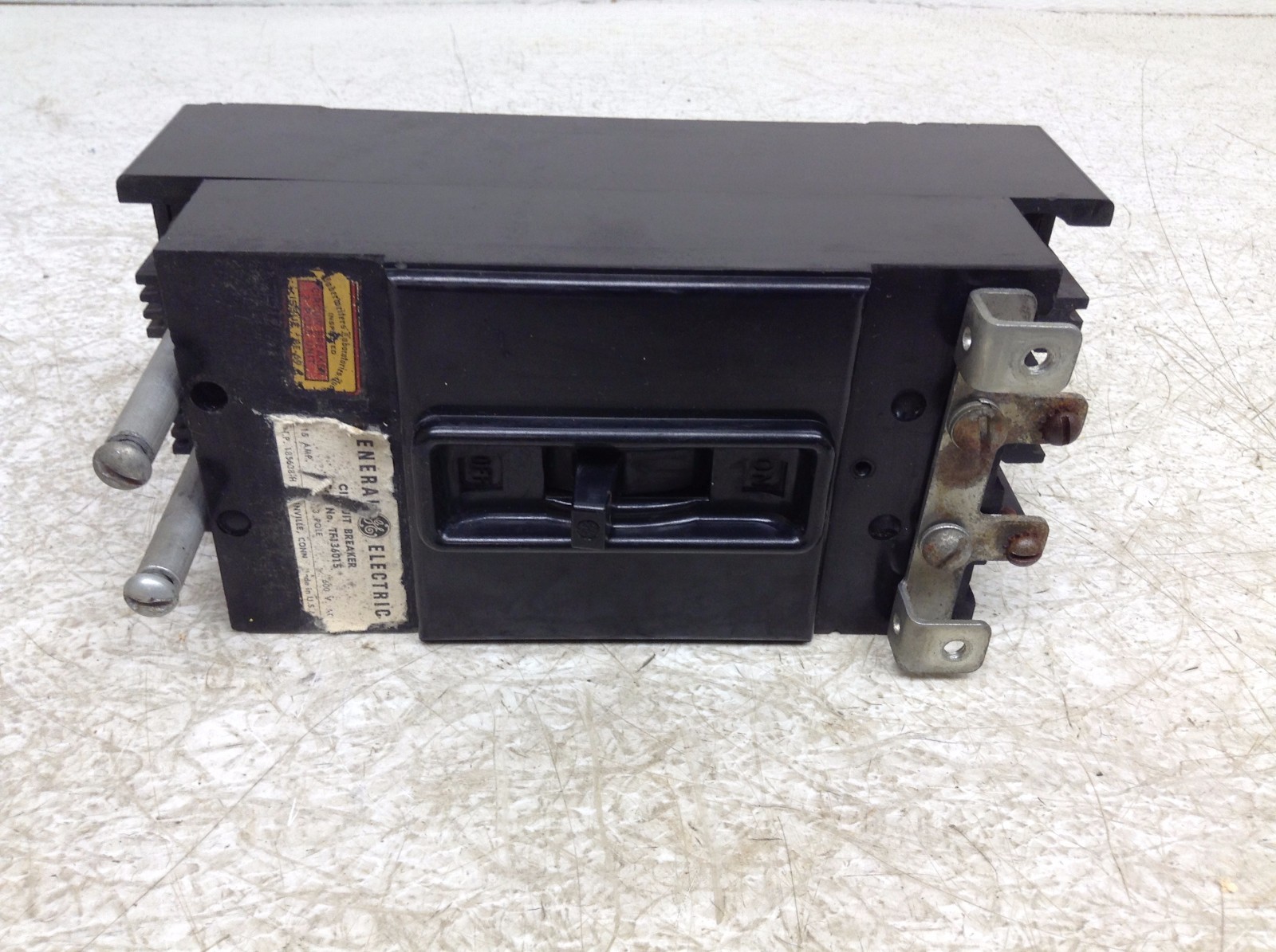 GE General Electric TF136015 600 VAC 15 A 3 Pole Circuit Breaker (OK)