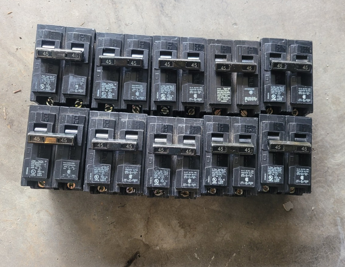 LOT OF 5 – SIEMENS Q245 Circuit Breaker Type QP Double-Pole 45 Amp 120/240V