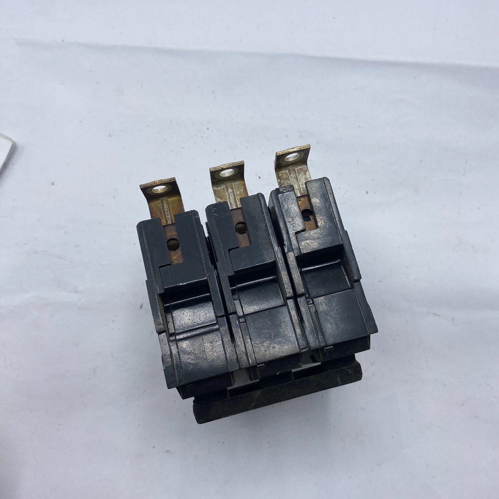 GE GENERAL ELECTRIC CIRCUIT BREAKER 3 P0LE 30 AMP 240V MADE IN USA ✅