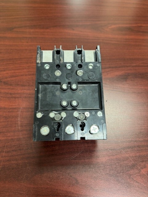 QBL32225 QBL 3Pole, 225Amps, 240Volt Bolt-On Square D PREOWNED/USED Breaker