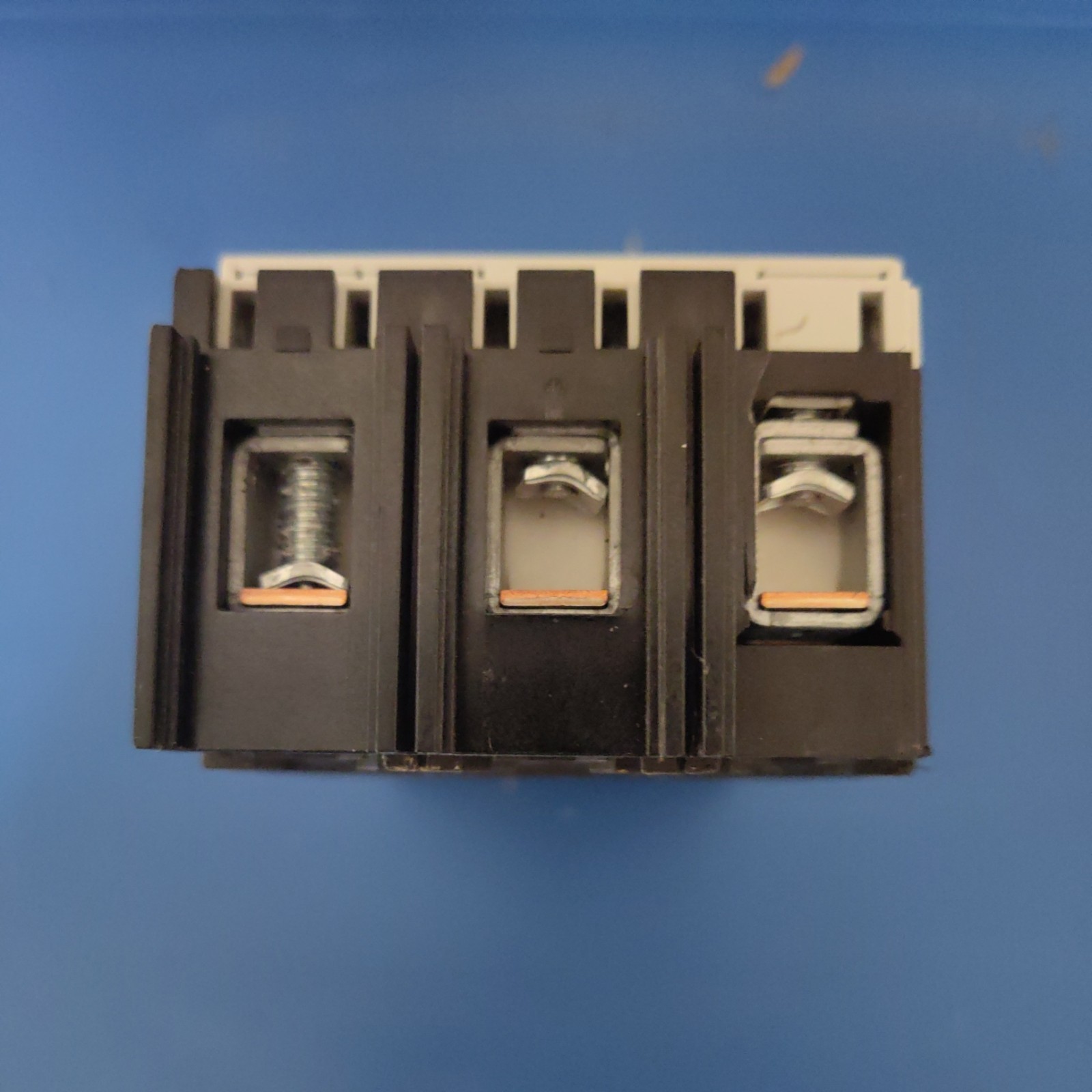 EATON NZM 1 125A CIRCUIT BREAKER NZMB1 100-125A TRIP W/ SHUNT