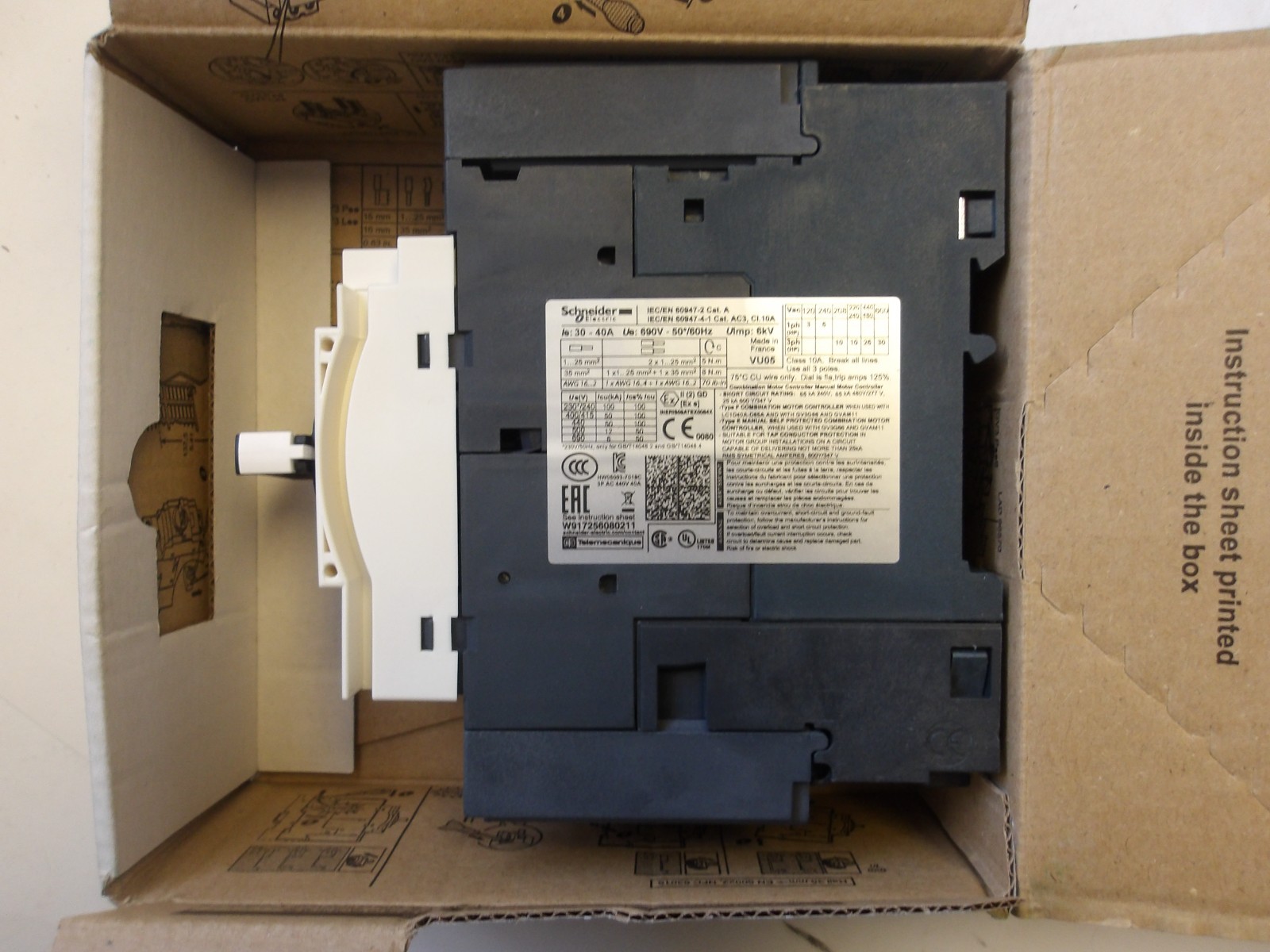 SCHEIDER ELECTRIC P/N:GV3P40 MOTOR CIRCUIT BREAKER 3POLE/PHASE 40A 690VAC