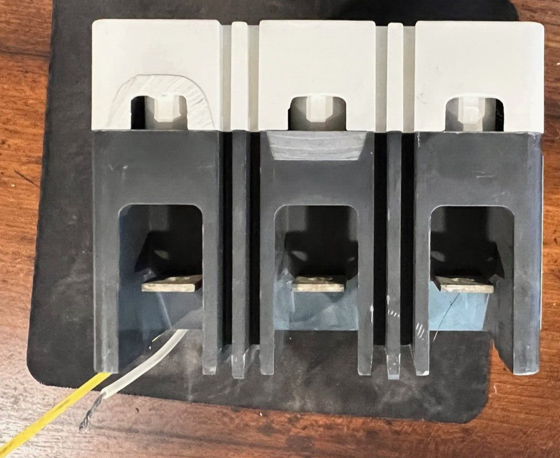Westinghouse Cutler Hammer FD3015 15 AMP 600V 3Pole Breaker Shunt Trip SNT1RP08K