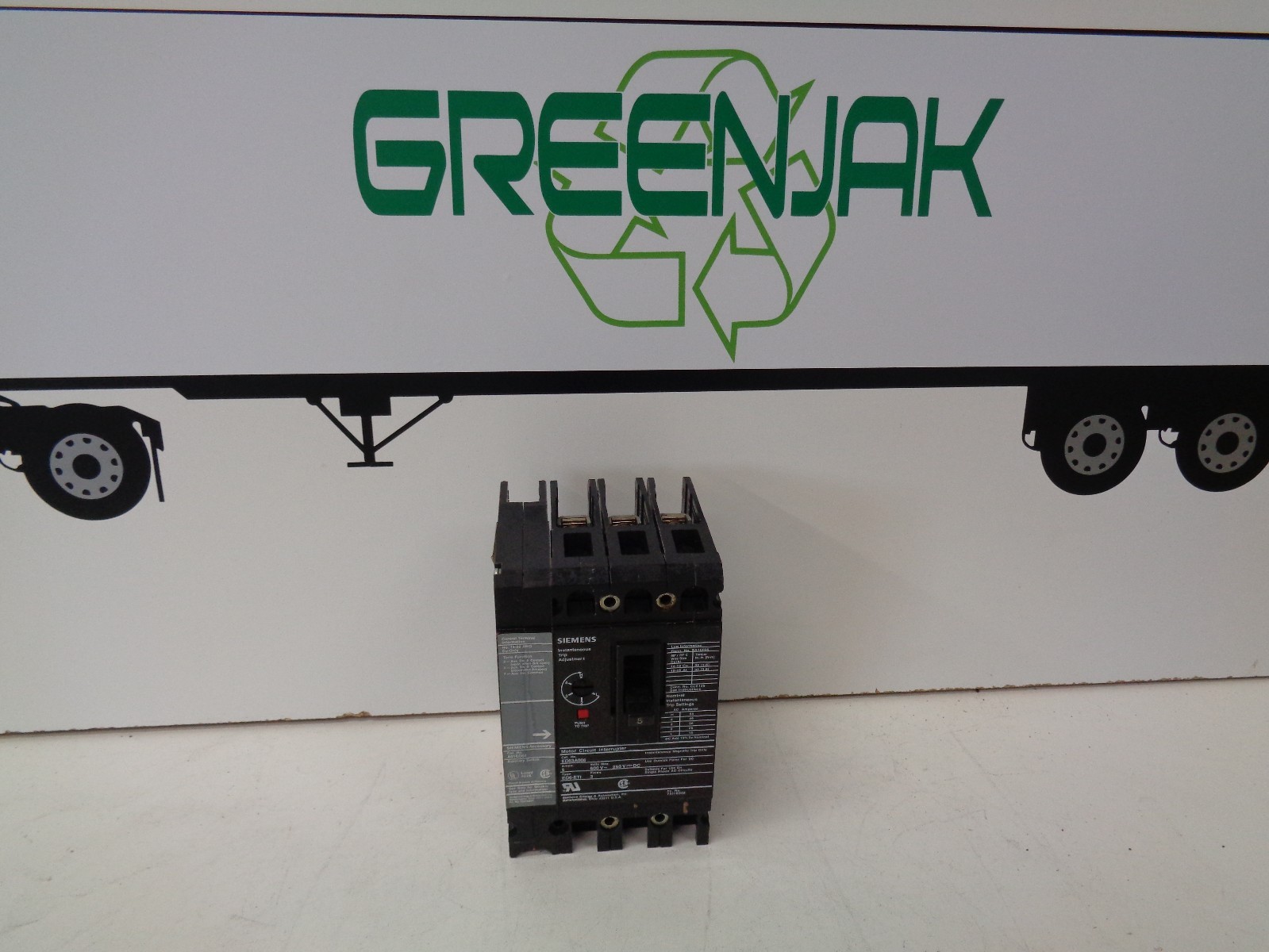 SIEMENS ED63A005 CIRCUIT BREAKER 5A W/ AUX SWITCH A01ED64 – USED – FREE SHIP