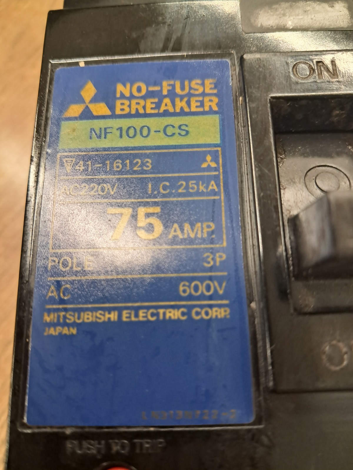 Mitsubishi Electric NF100-CS No-fuse Breaker 3 Pole 75 Amp AC220V