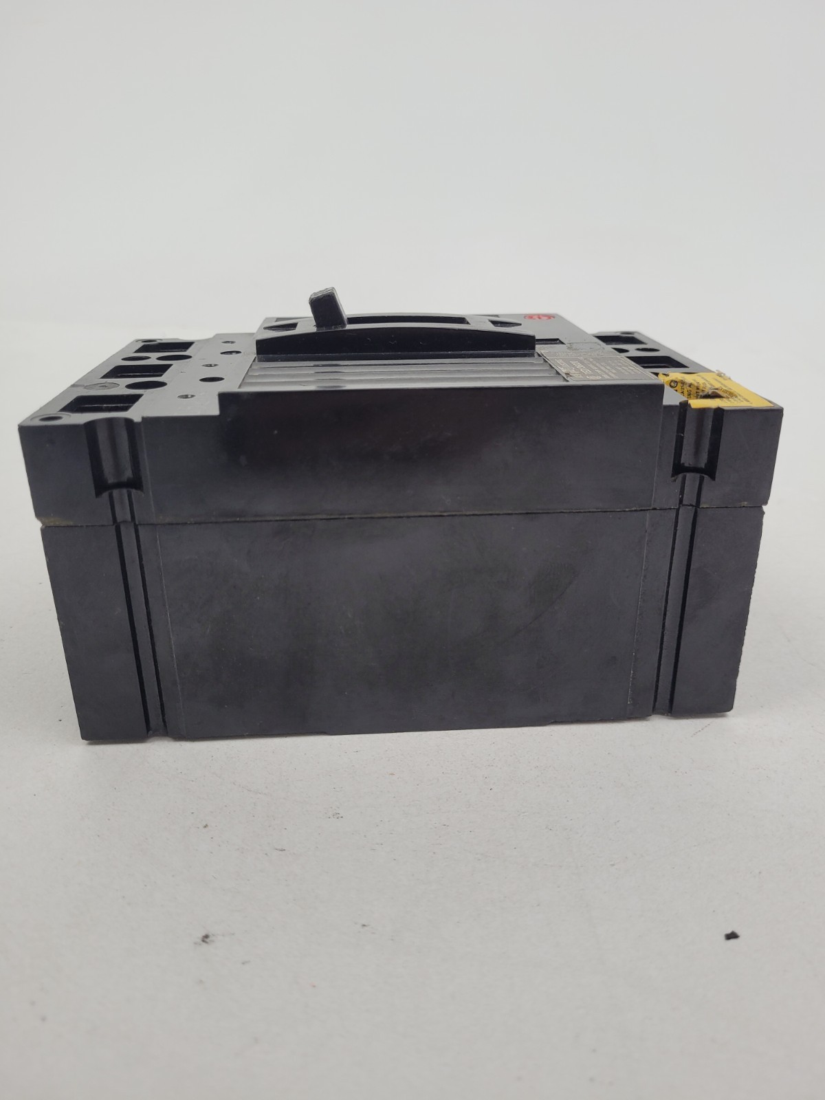 TED136020 GE 20 Amp 200 Volt Circuit Breaker – Next Day Option – Flaw
