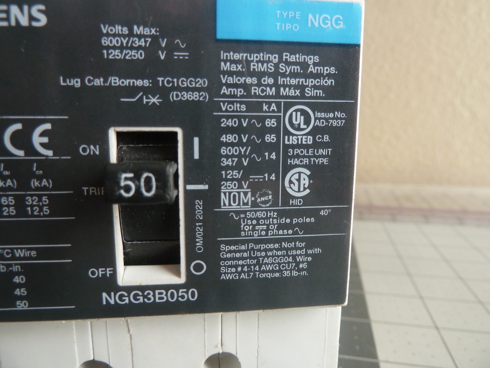 Siemens NGG3B050 Bolt-On Circuit Breaker: 600Y/347V AC – 50A – 3 pole – USED
