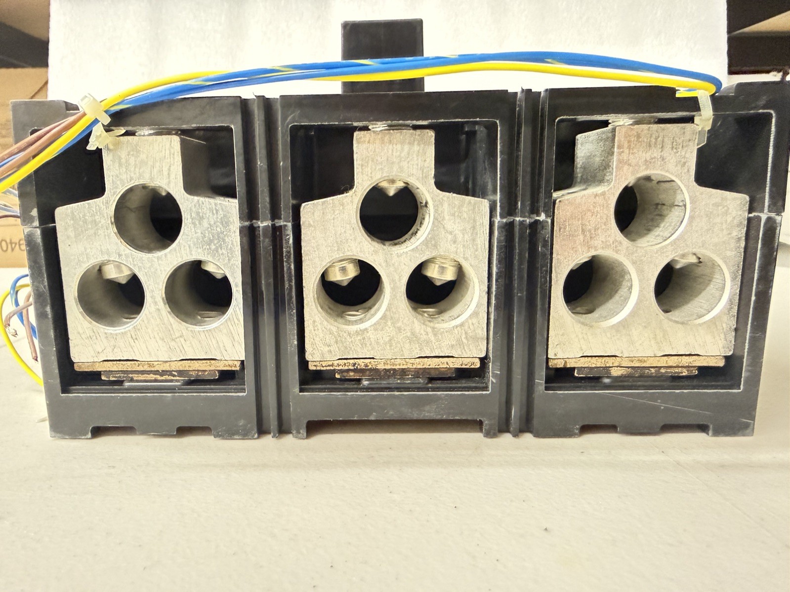 MHL3645025DC1679 450 Amp 500V 3 Pole Square D Circuit Breaker 🟦