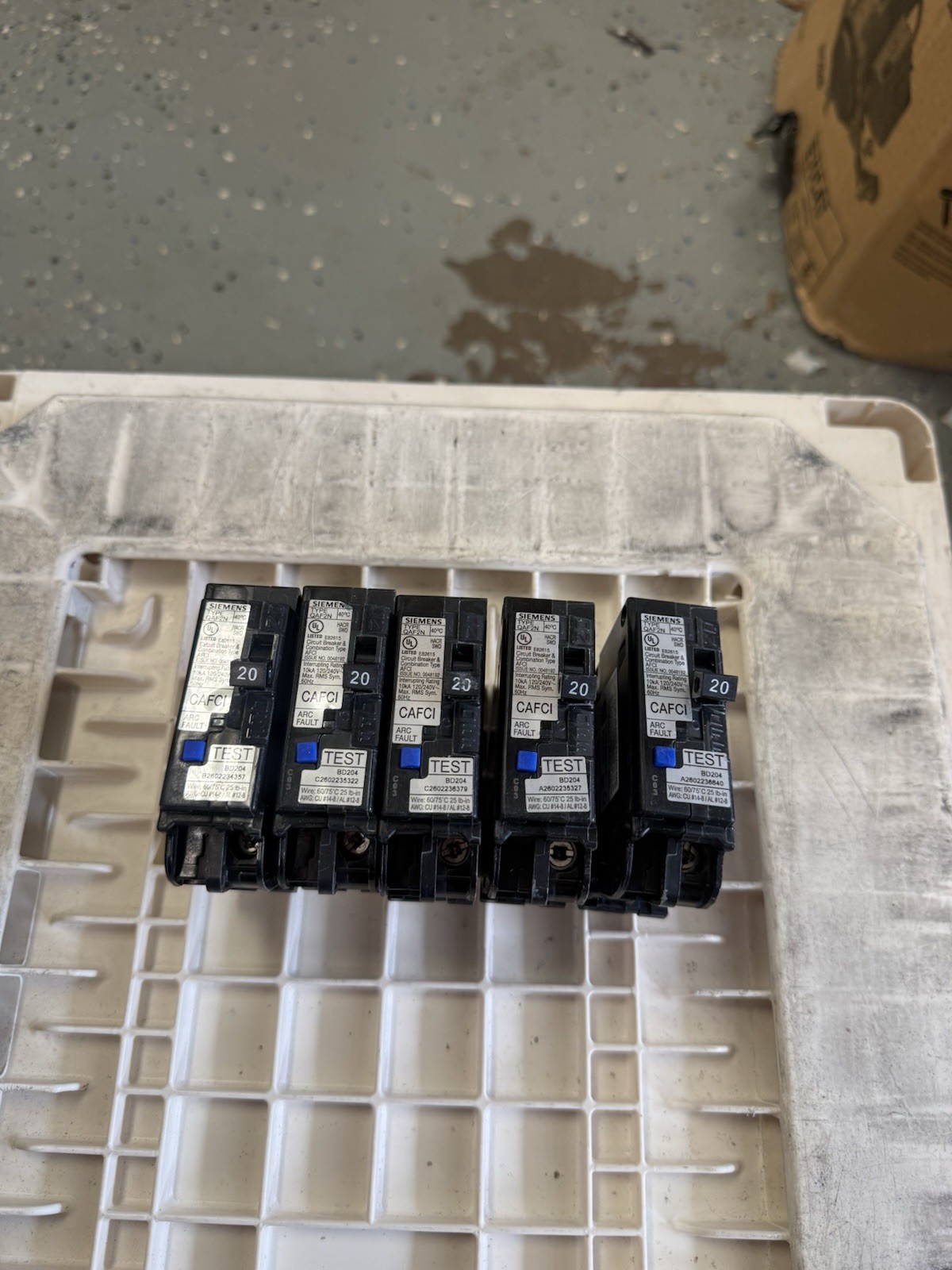 New Siemens QA120AFCN Circuit Breaker AFCI 20A 1-Pole 120/240v 1 PCs