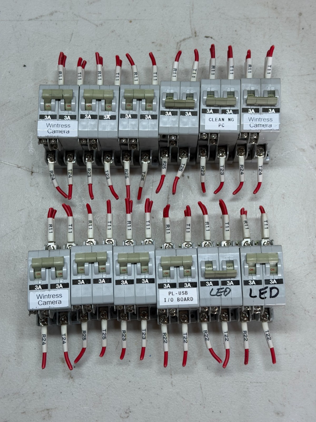 1x DACO DCP52DR / 3A / 250AC Circuit Protector