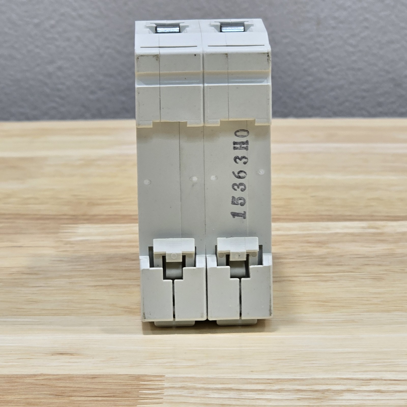 DZ47-63 C6 AC 400V 6A Overload Protection Miniature Circuit Breaker 2 Pole MCB