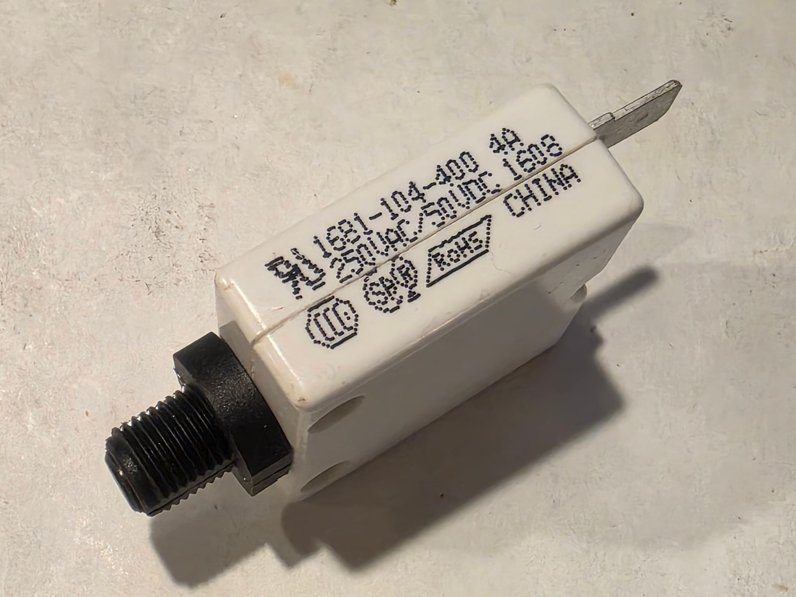 (2 pcs) Mech. Products Inc. 1681-104-400 Breaker, 4A, Bass 106-1094-004 (NOS)