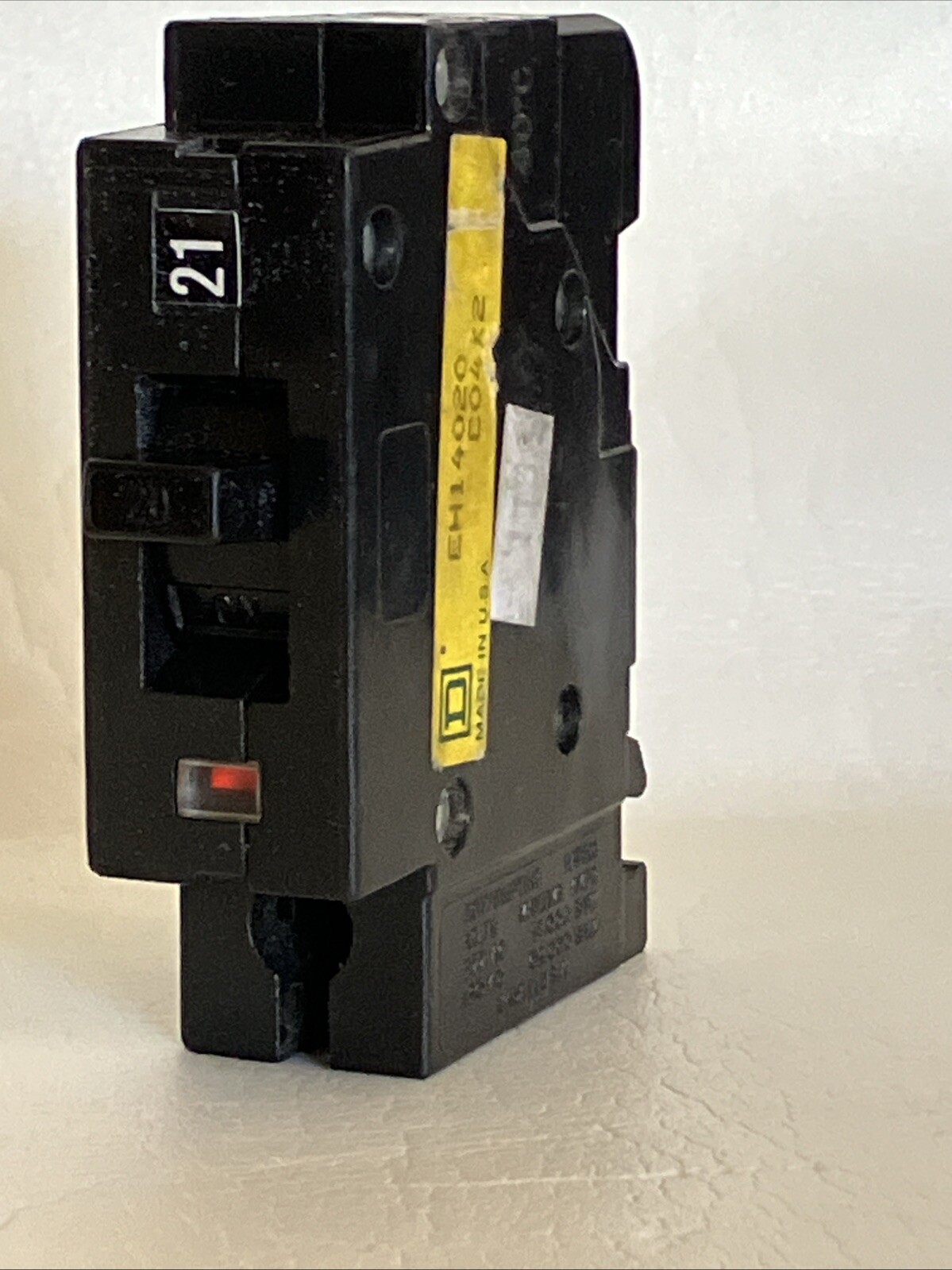 Square D single pole 20 amp Circuit Breaker Cat# EH14020 Buy more and save $$$