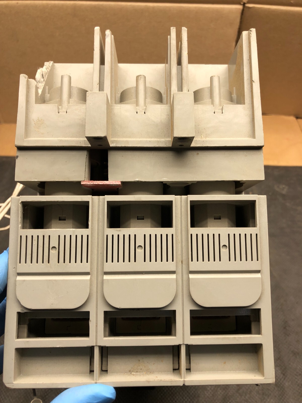 MERLIN GERIN NSJ NSJ600 A NSJ600A 3 POLE 600 AMP 600v MOLDED CASE SWITCH
