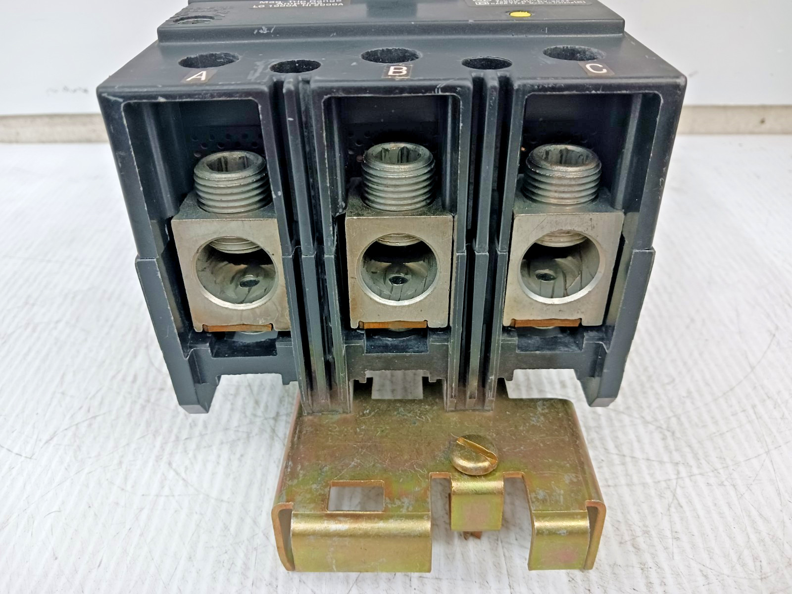 Square D 200 Amp I-Line Circuit Breaker 3 Pole 600 VAC / 250 VDC KA36200