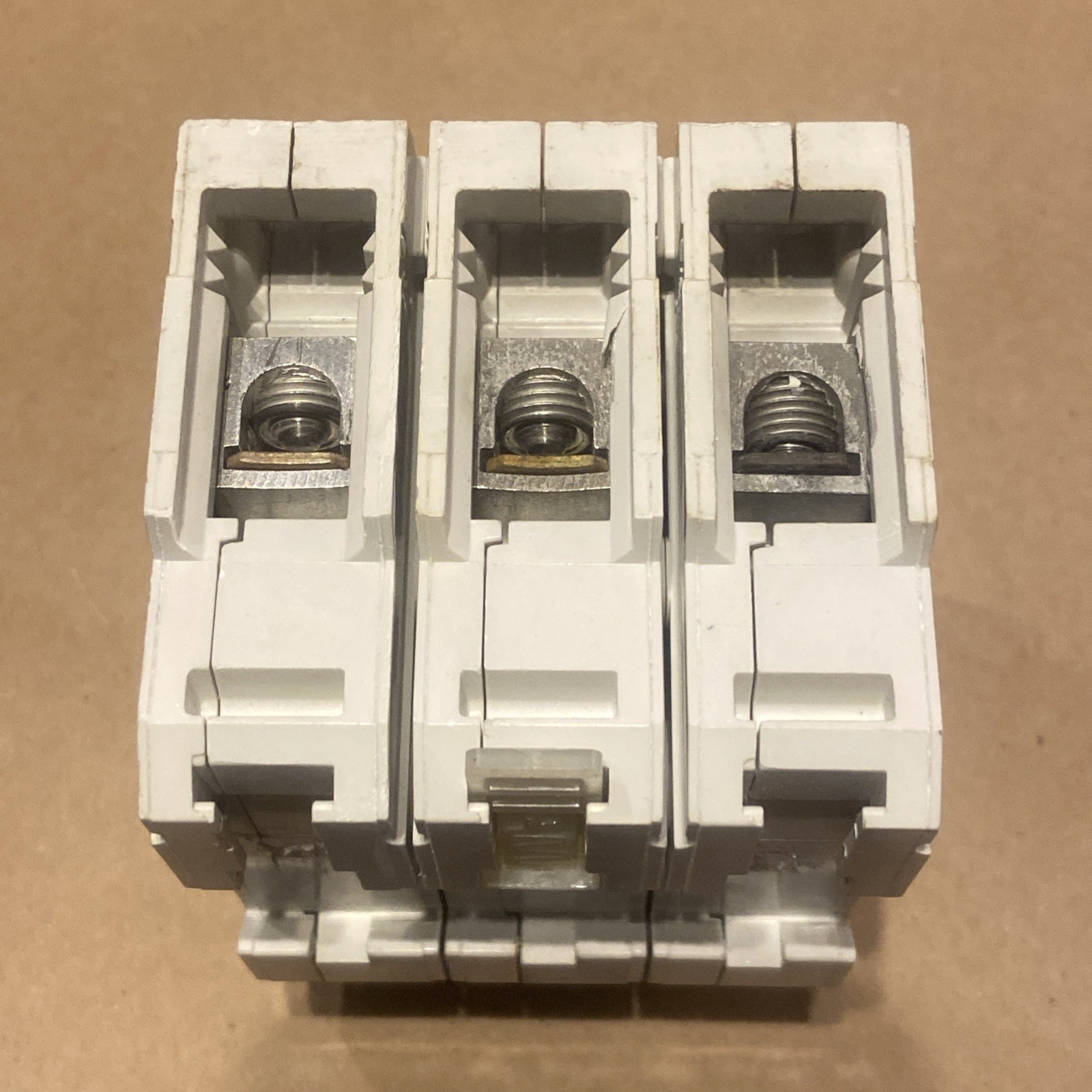 Siemens CQD3100 100A 3-Pole DIN-Rail Circuit Breaker 480/277V Trip Indicator F