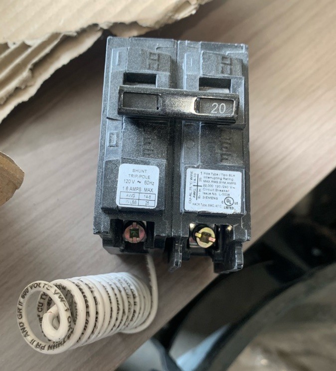 NEW Siemens B120H00S01 Circuit Breaker 20 Amp, 1 POLE 22K AIC W/SHUNT TRIP