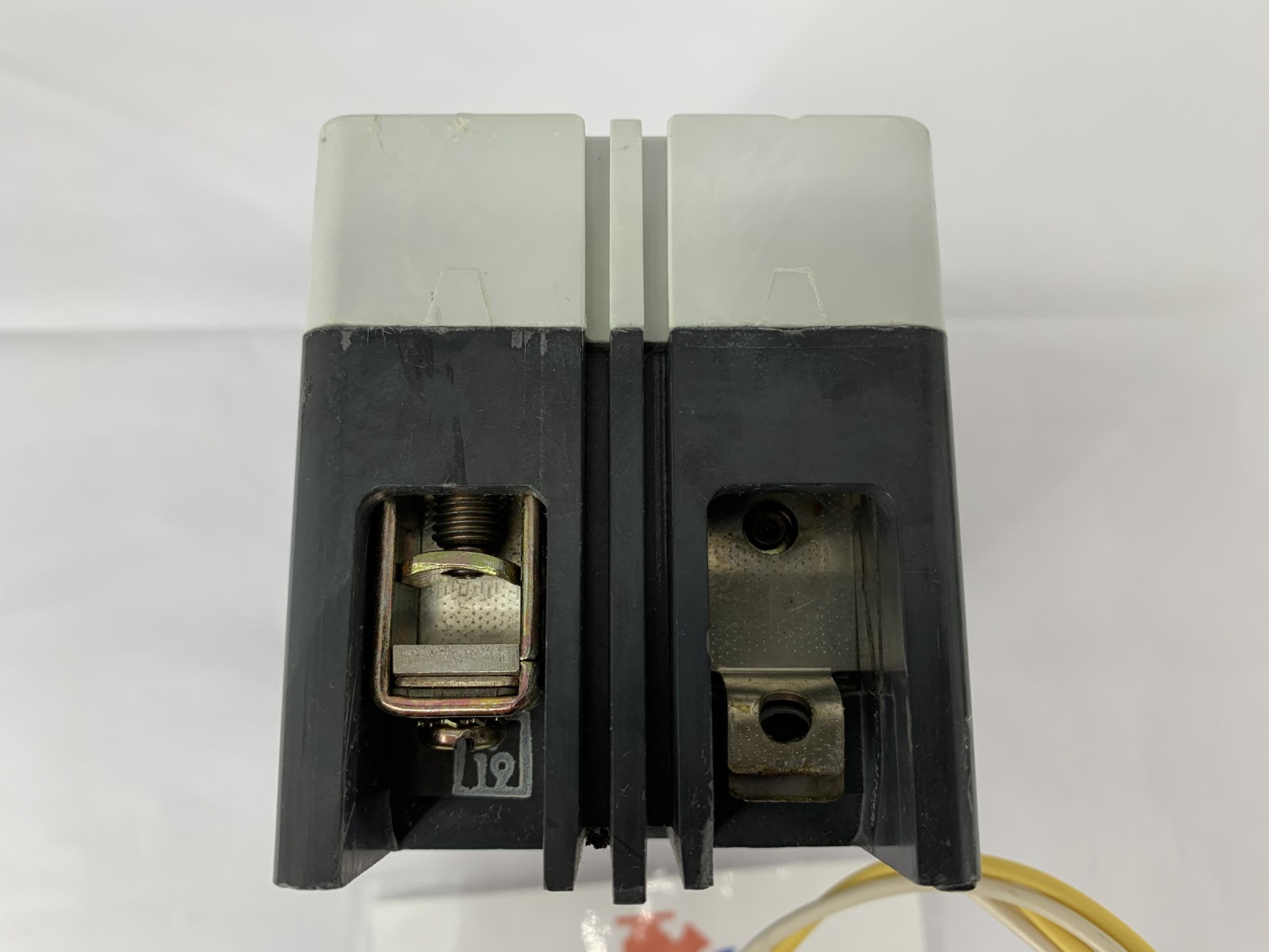 Eaton FD2040 40A 2P 600VAC Circuit Breaker w/Eaton SNT1RP08K Shunt Trip