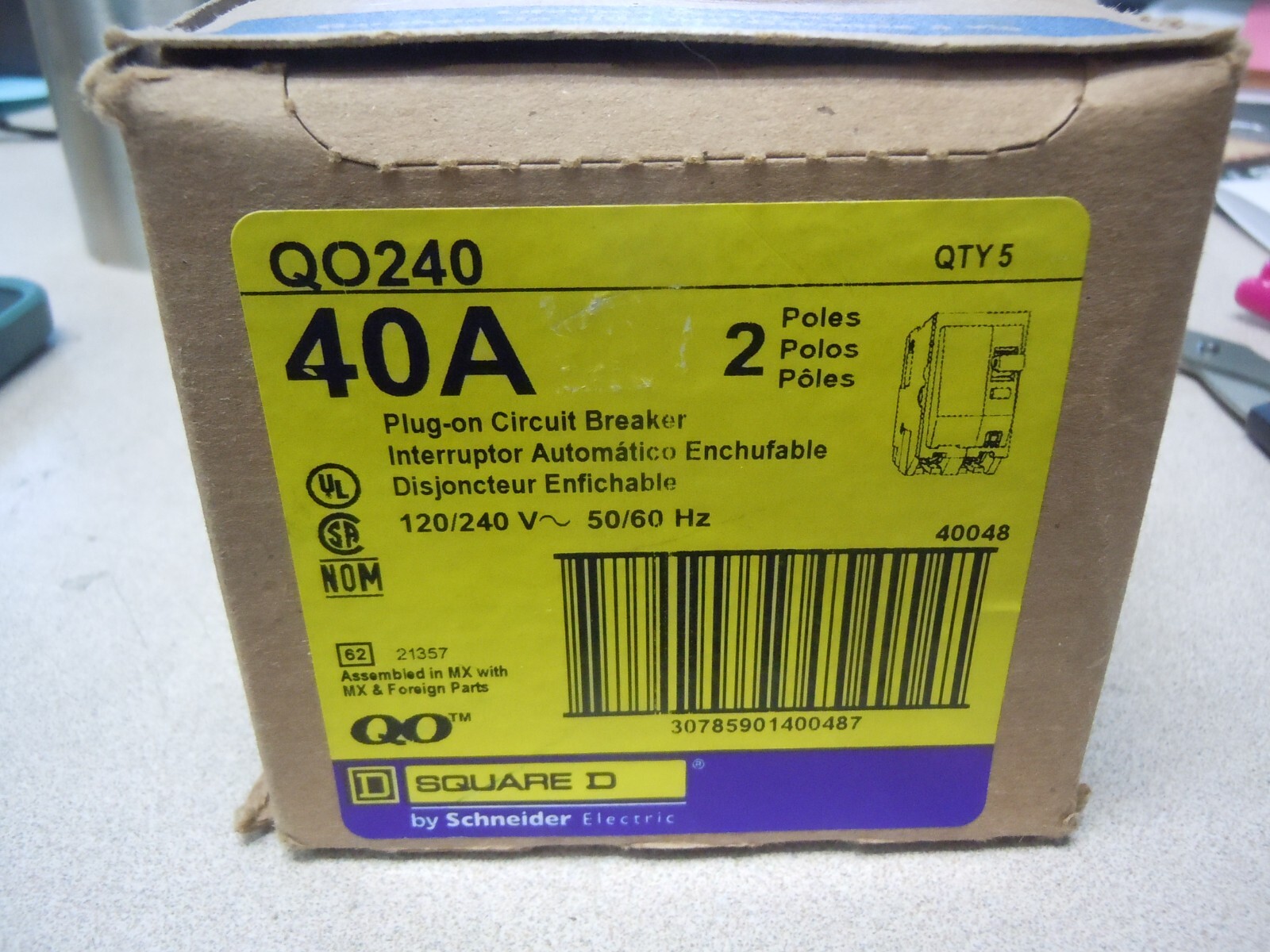 Square D QO240 Two Pole 40A Push-On Breaker. Box of 5