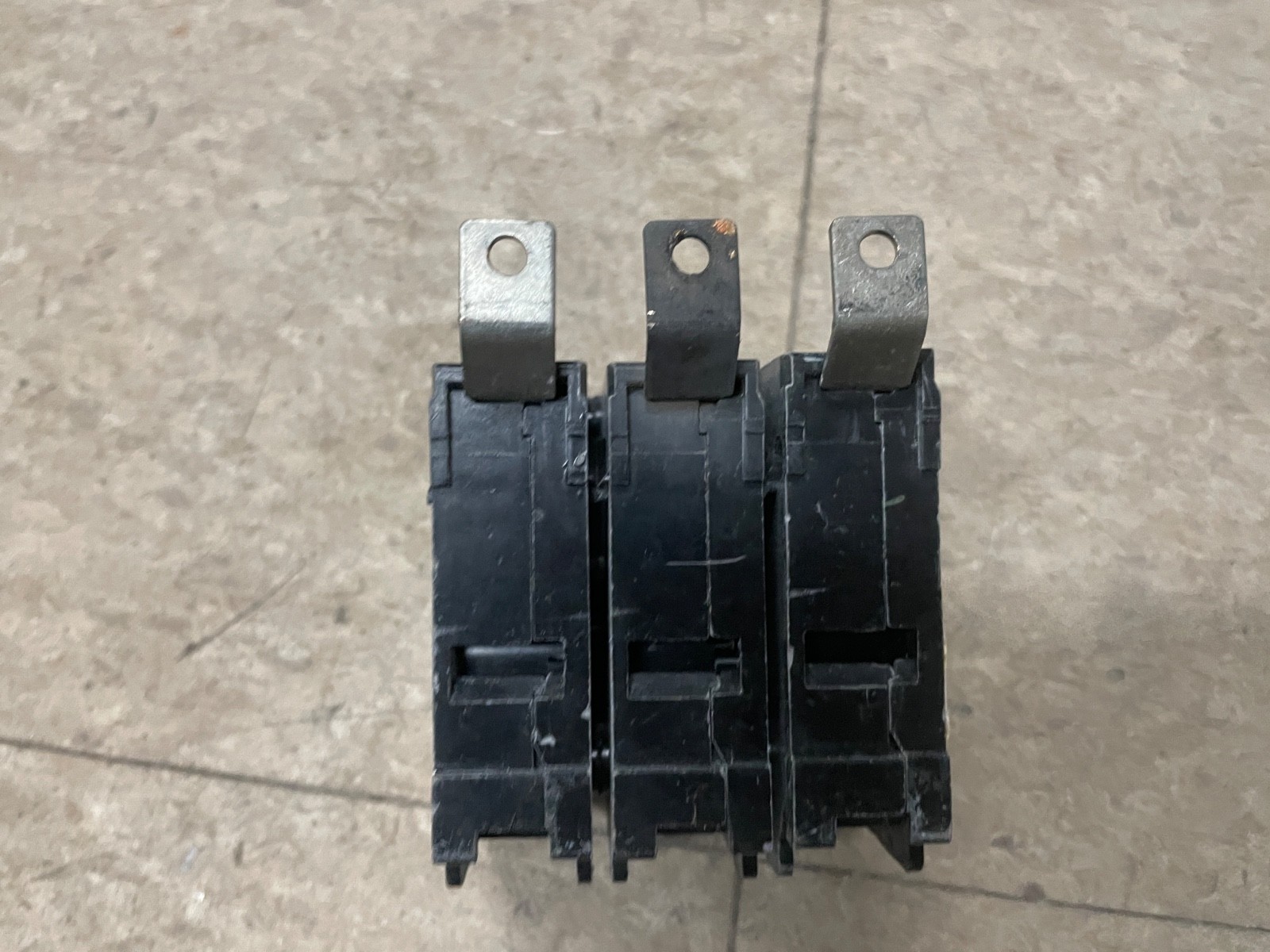 SIEMENS NE-7231 CIRCUIT BREAKER 3-POLE 240V 60AMP