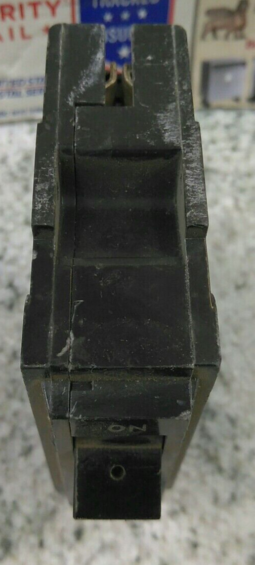 GE / THQL1135 /35 AMP / 1 Pole /240VA / TYPE THQL &GROVE /breaker/USE (L60LOBY