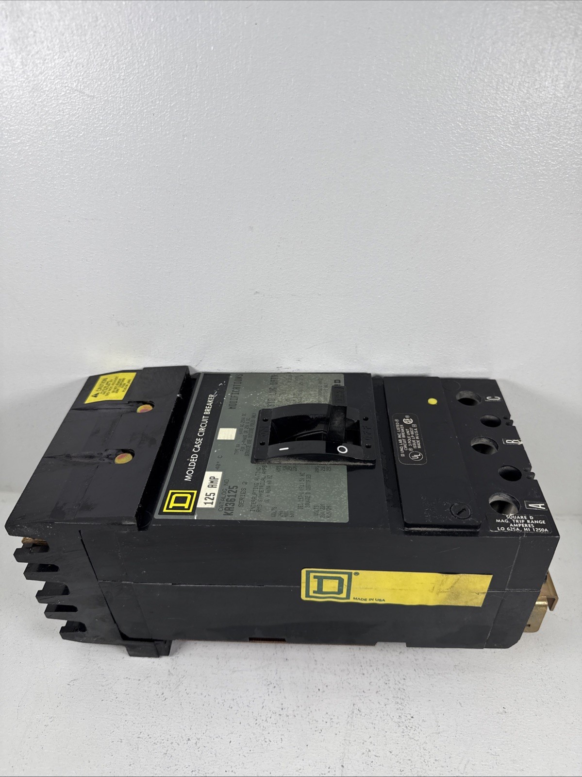 Square D KA36125 molded case circuit breaker. 600V AC and 250V DC