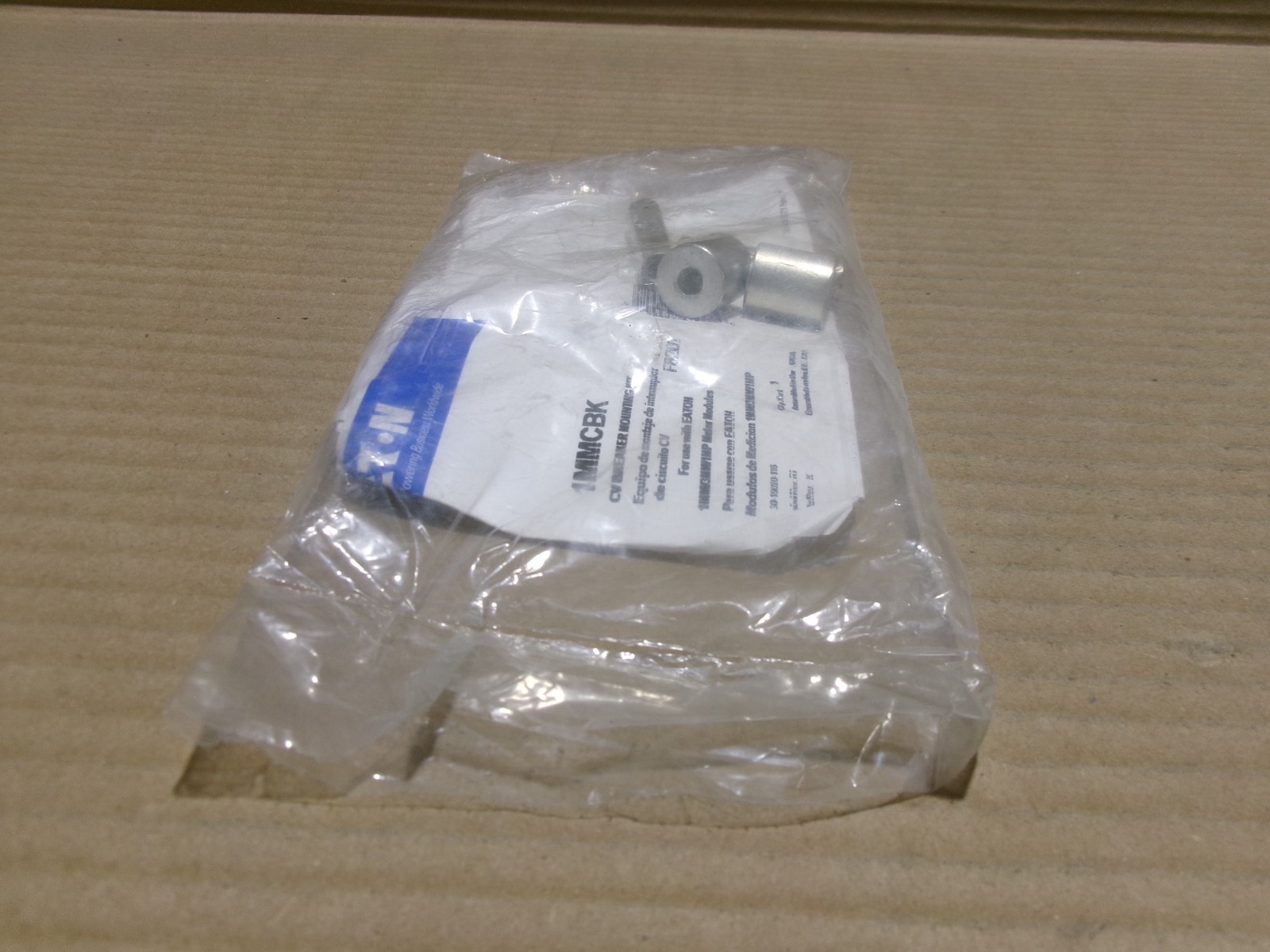 NEW EATON 1MMCBK CV Breaker Mounting Kit