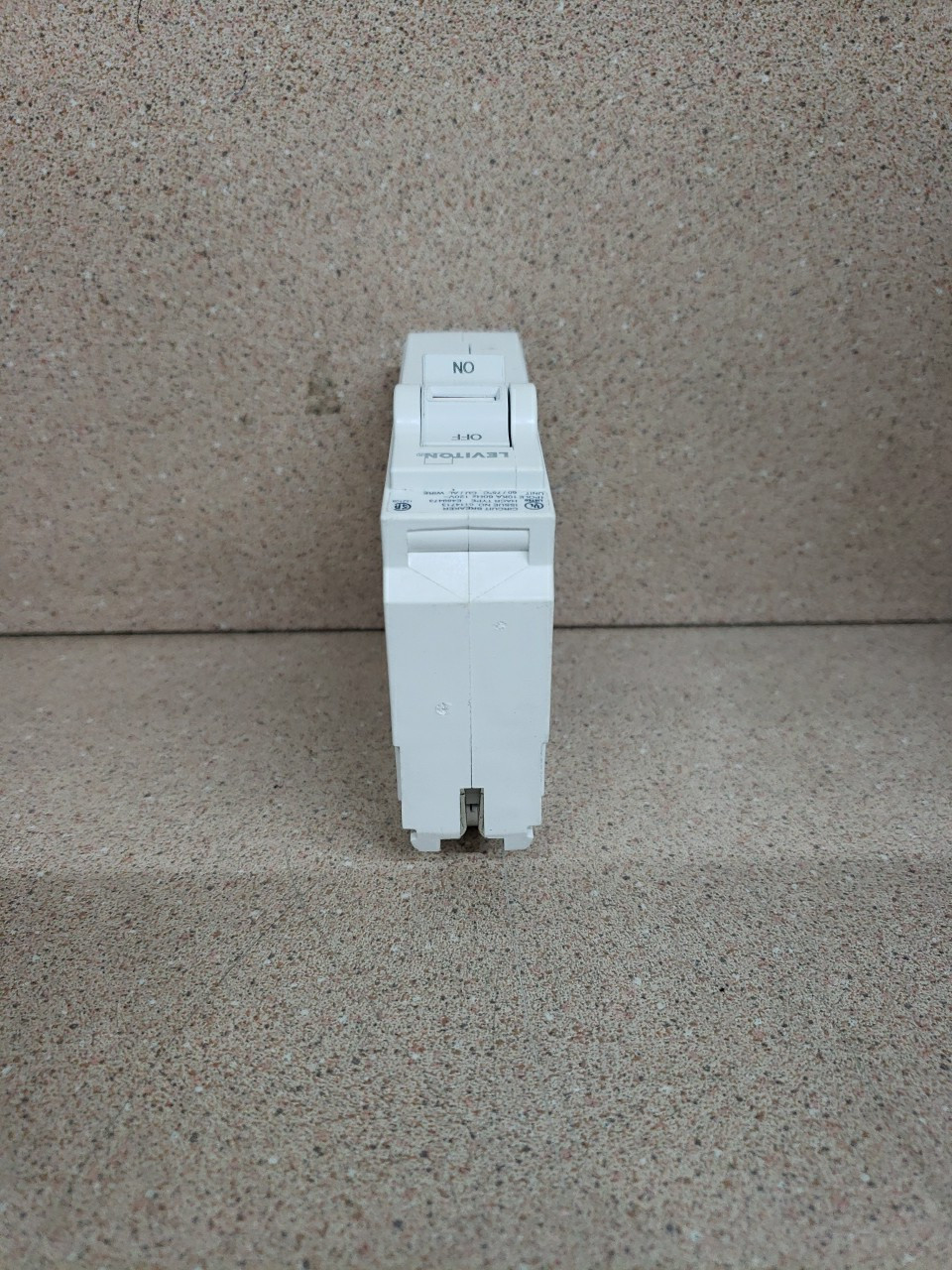 Leviton Circuit Breaker 20A 1-Pole White NNB LB120