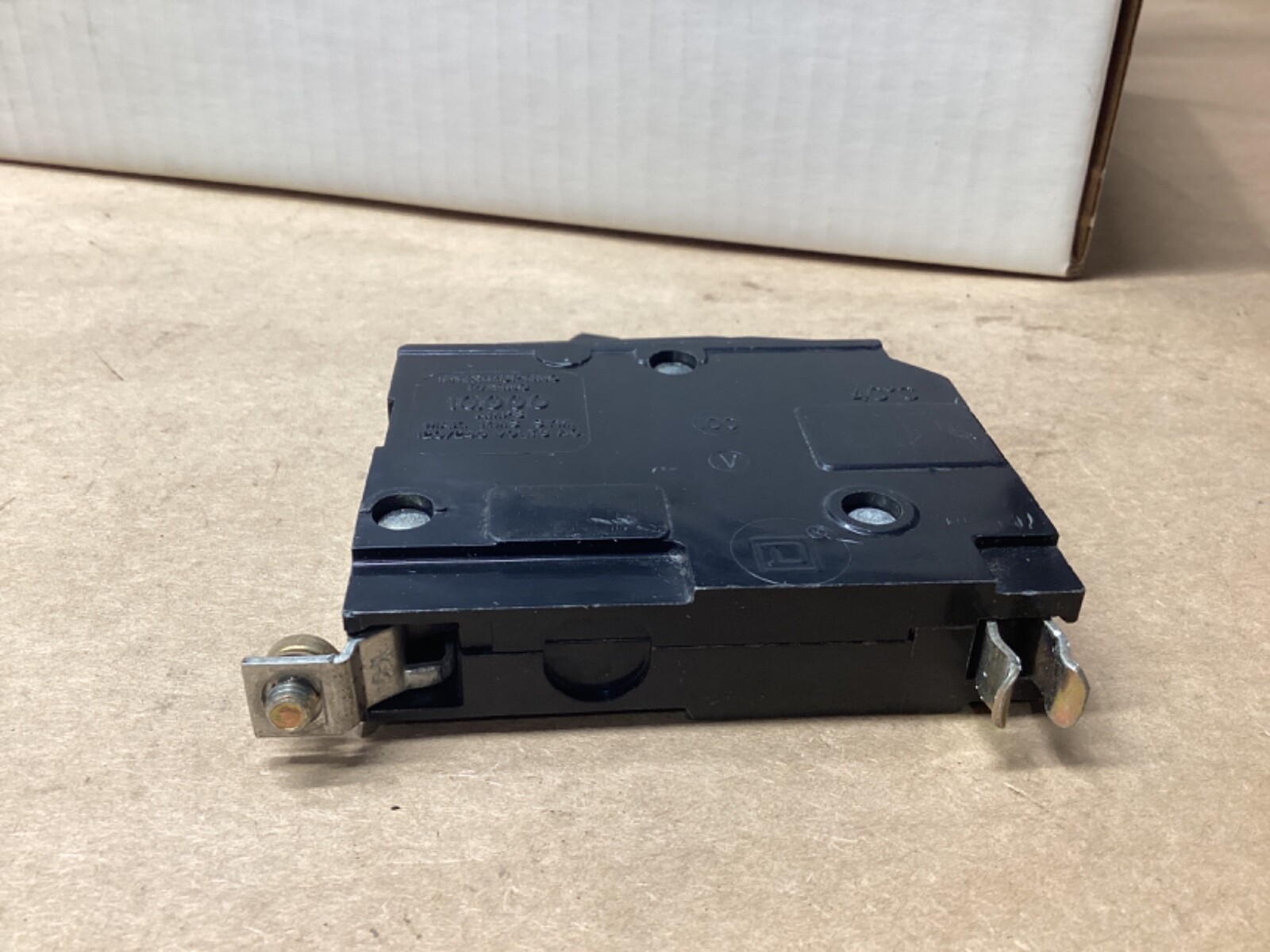 LOT OF 4 SQUARE D QOB120 120V 1 POLE CIRCUIT BREAKER #102D95*CO