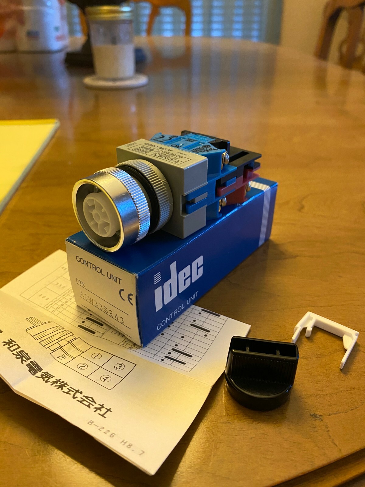 IDEC ASW33S243 SELECTOR SWITCH: NEW-in-BOX