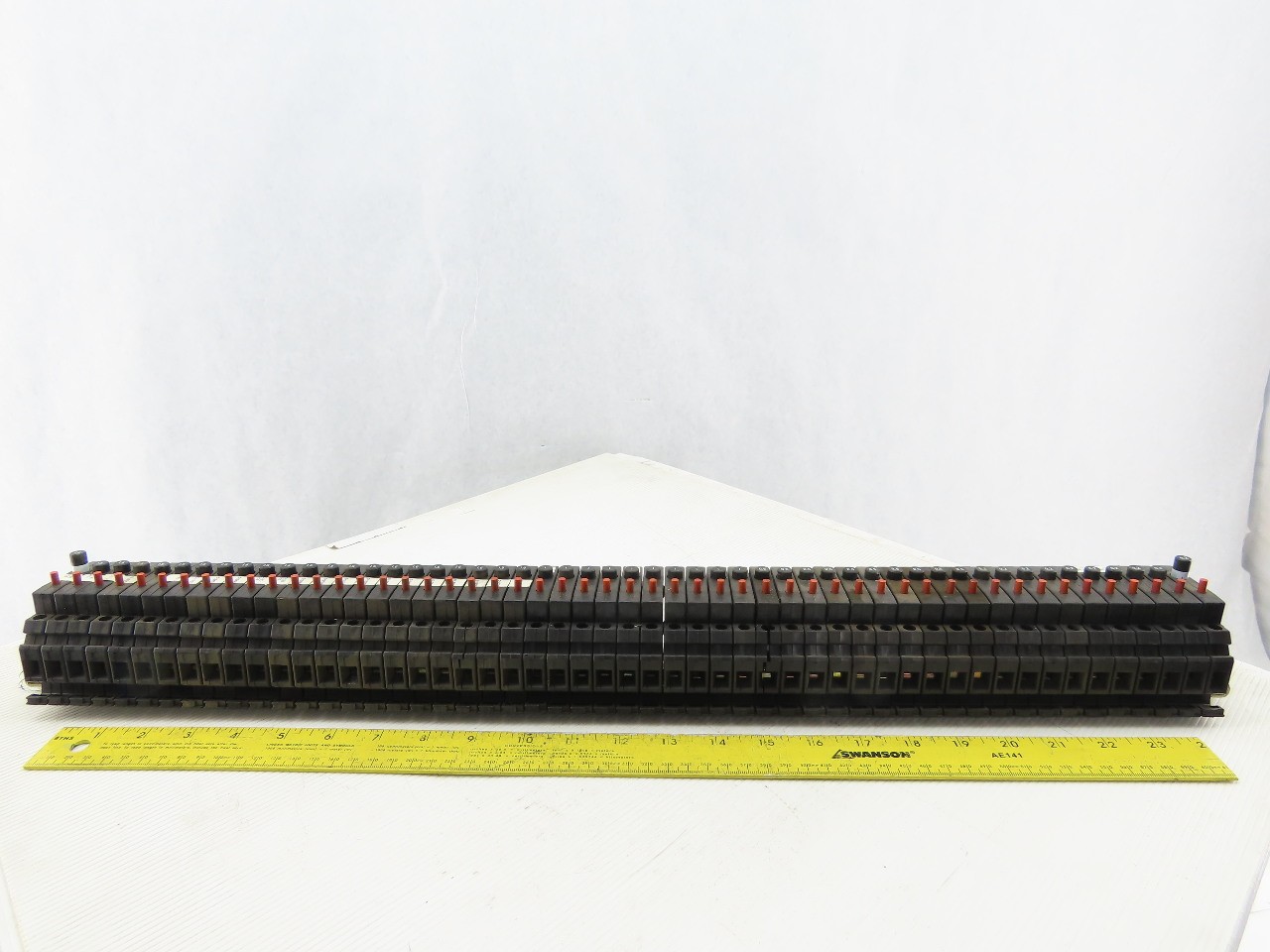 Allen Bradley 1492-GH015 Rail 52 Circuit Breaker 22-1.5A 10-1A 10-0.5A 10-0.2A