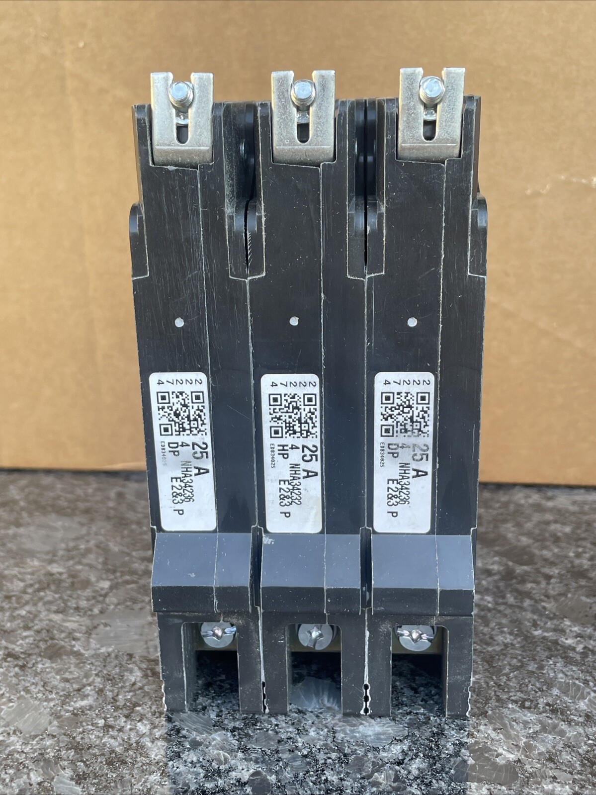 Square D EDB34025 Circuit Breaker