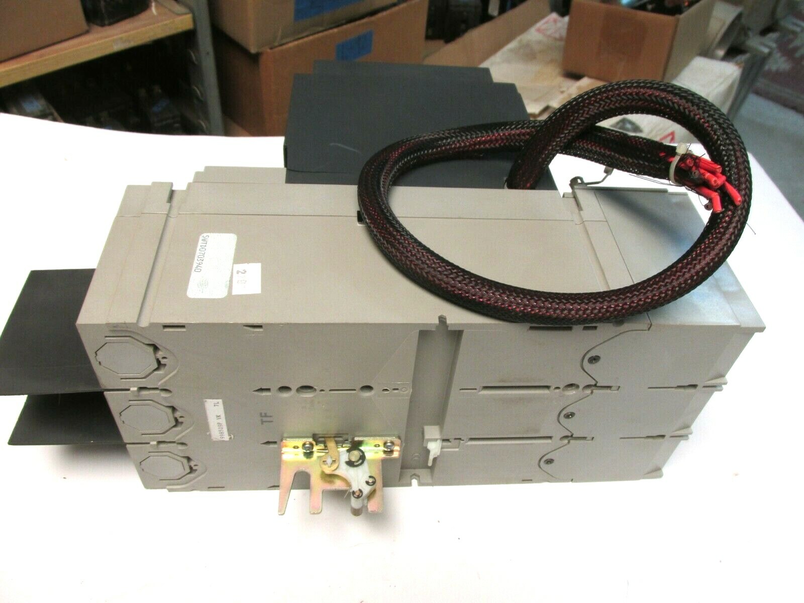 NEW Merlin Gerin Molded Case Switch 600A, 600V Auto Switch Cat# NSJ600A.. UG-08