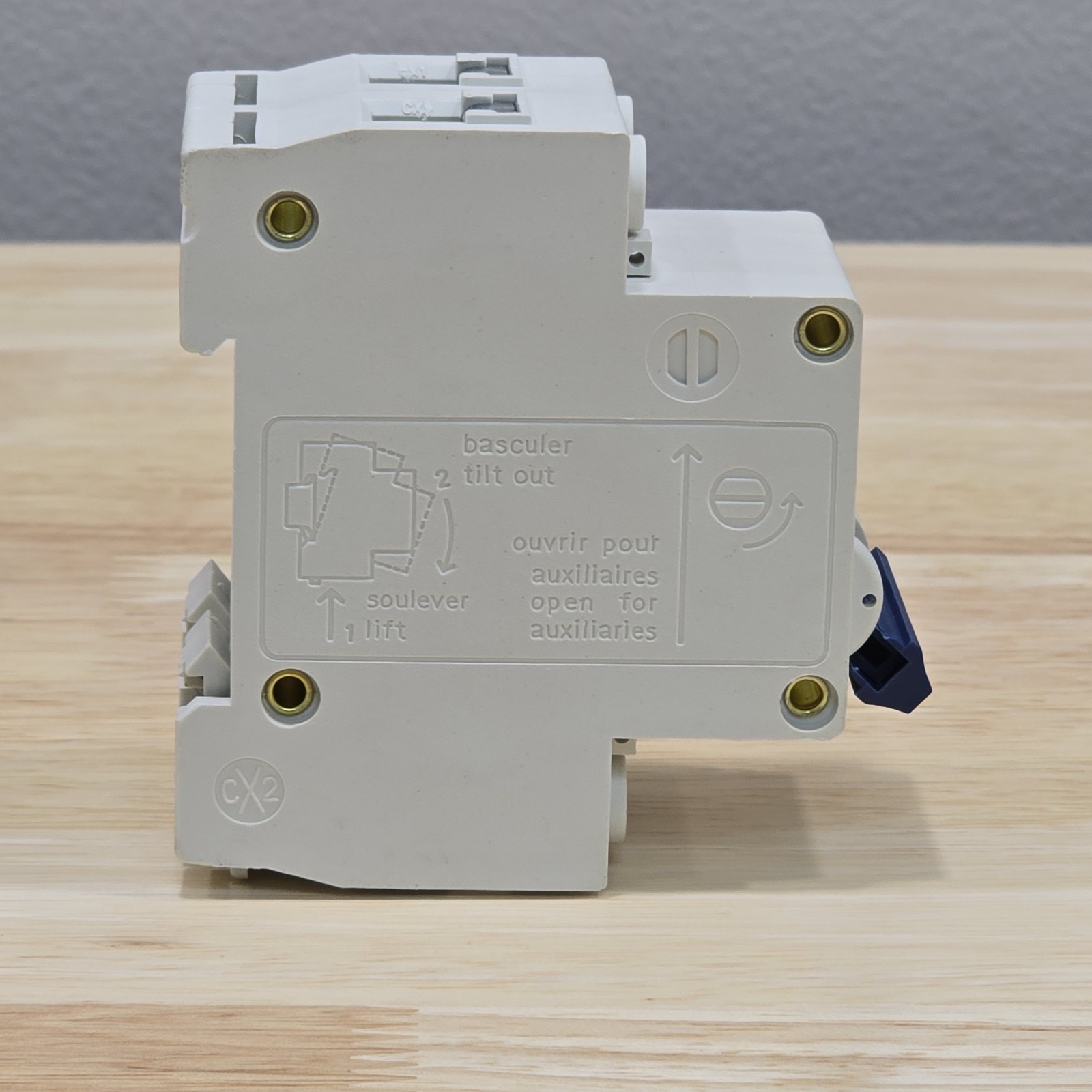 DZ47-63 C6 AC 400V 6A Overload Protection Miniature Circuit Breaker 2 Pole MCB