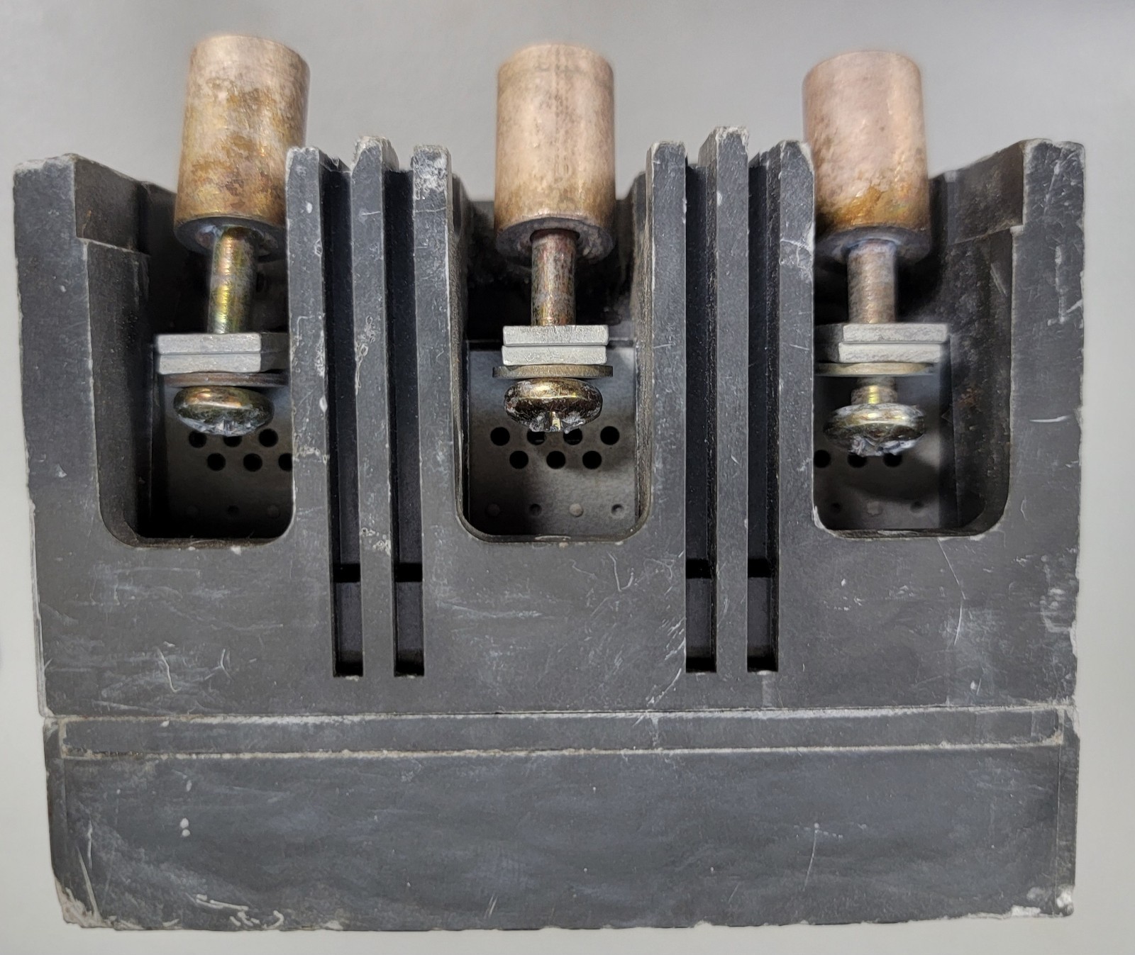 GE THED136045 Circuit Breaker 45A 3-Pole 600VAC 60/75 C Wire TESTED (Pre-Owned)
