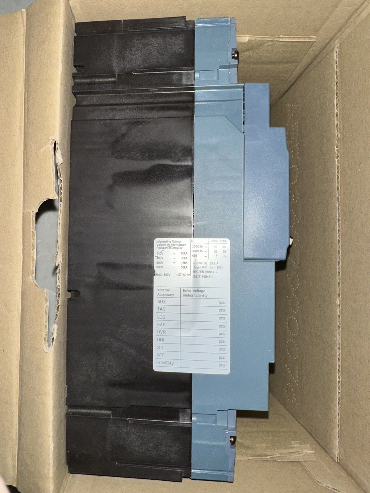 3VA5340-5EC31-0AA0 SIEMENS 3 POLE 400A 600 VOLT CIRCUIT BREAKER
