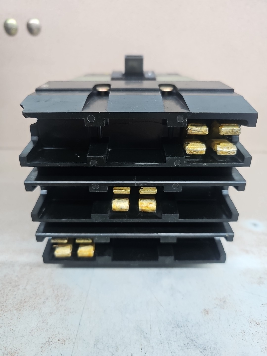 Square D KA36125 125 Amp 600 Volt 3 Pole Circuit Breaker See pics