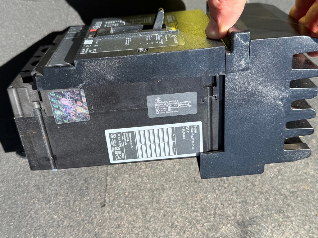 Square D HJA36100 PowerPact 100A 3-P 3-PH 600V Molded Case Circuit Breaker HJ150
