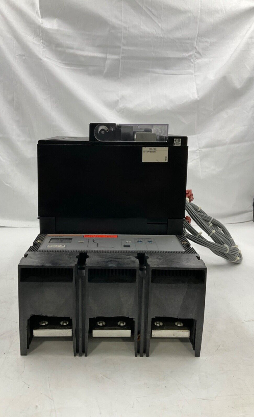 MERLIN GERIN CK1200HH 1200 A 3-P CIRUCIT BREAKER W/ ACCESSORIES 600VAC RECON