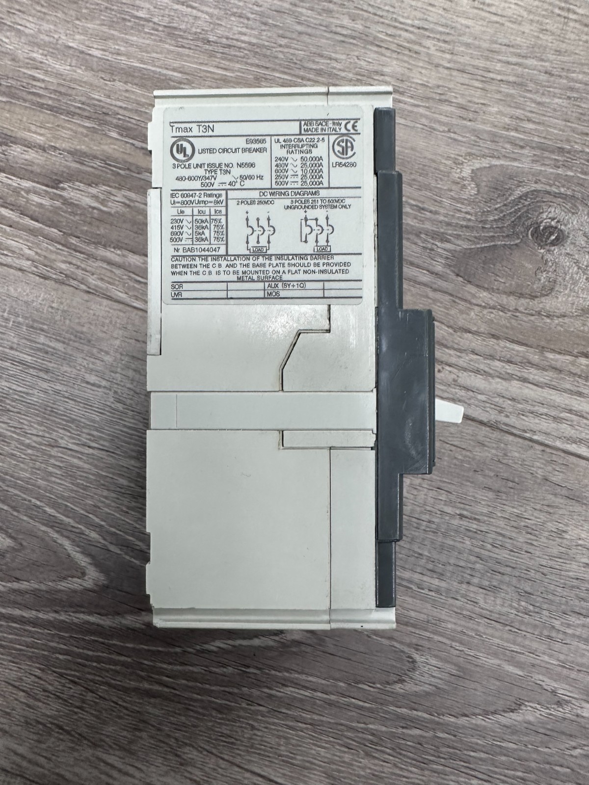 ABB SACE TMAX T3N 225 Circuit Breaker 225 Amp T3N225TW TESTED