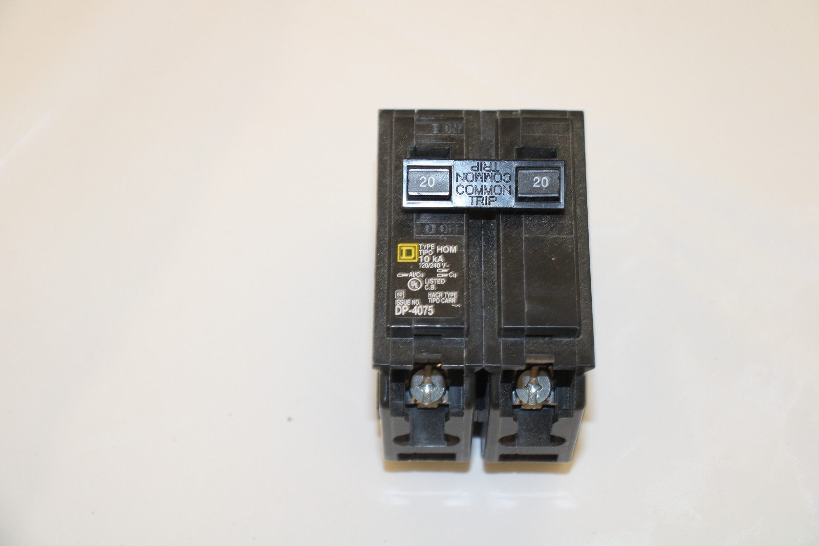 A LOT OF 8 SQAURE D HOMELINE 2 POLE 20AMP CIRCUIT BREAKER DP-4075 “NEW” #3
