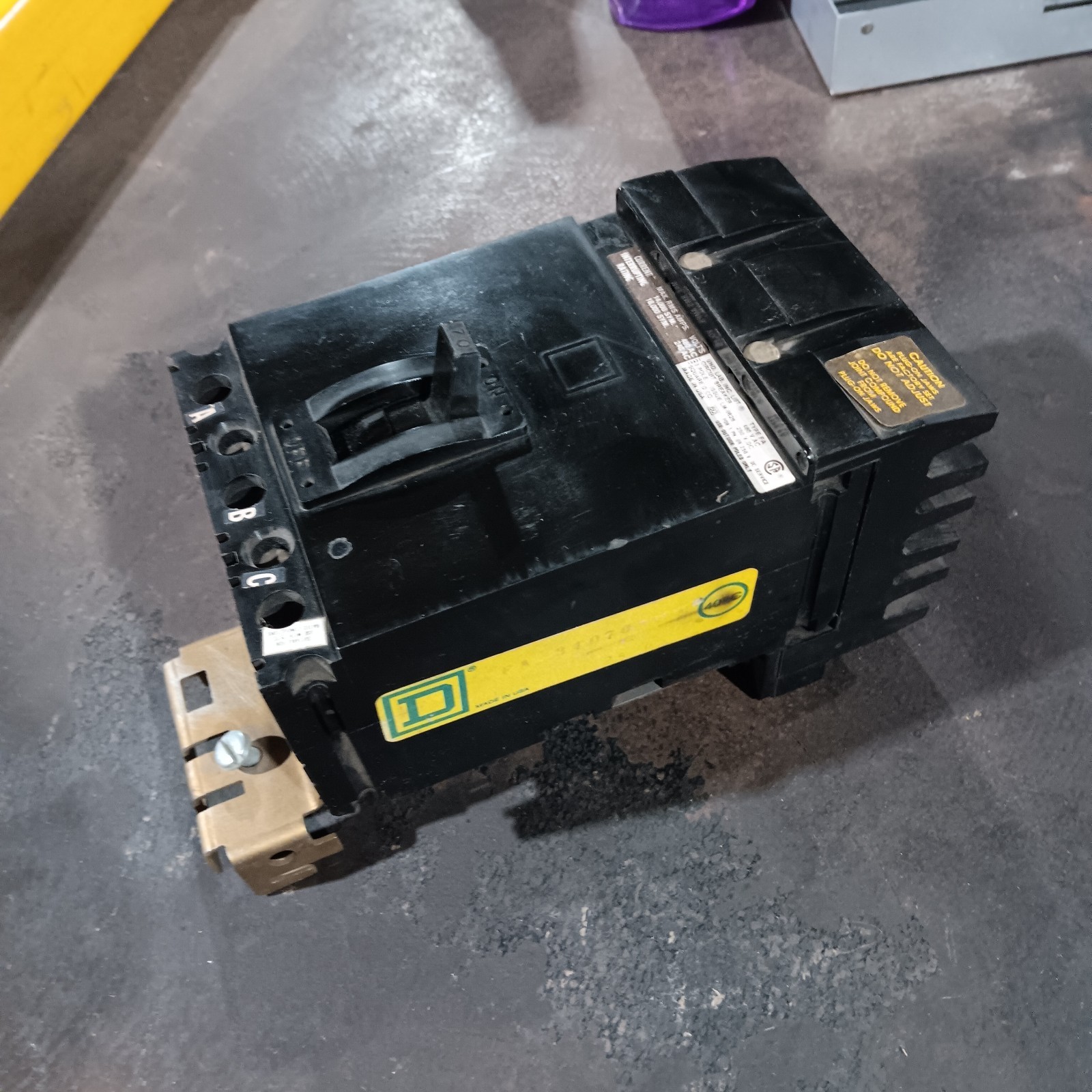 Square D FA34070 70Amp 3Pole 240-480VAC I-Line Breaker Excellant condition.