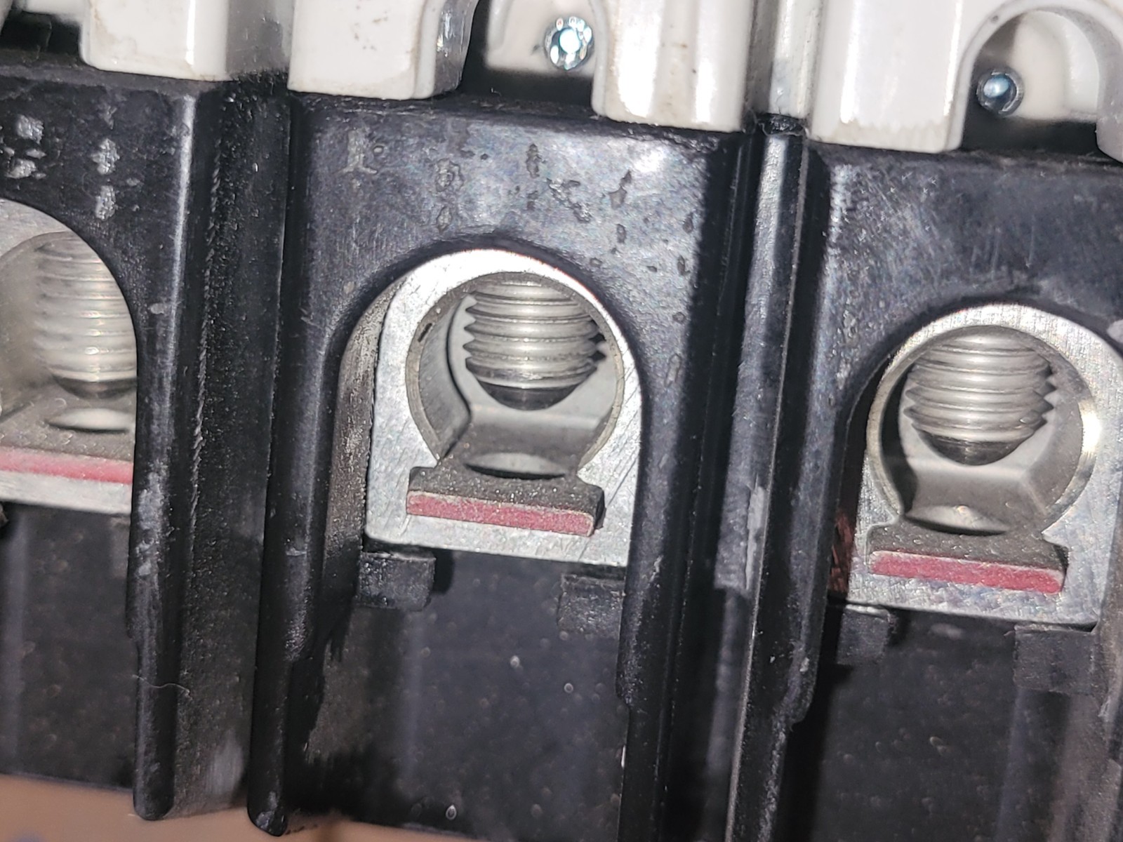 GE TEYL3025B 25 Amp 3 Pole 480Y/277V bolt on Circuit Breaker